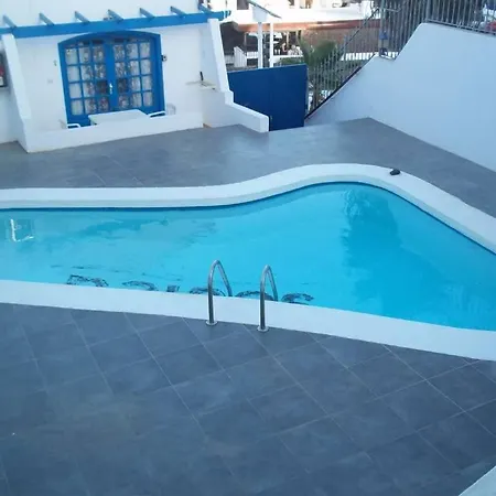 Puerto Del Carmen Sleeps 4 Pool Wifi Apartment